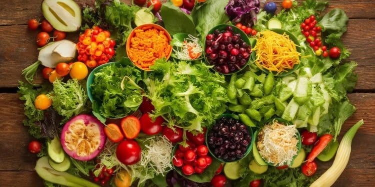 20 salades low-carb pour un dîner sain et savoureux ! - Viral Mag Découvrez ces 20 recettes de salades faibles en glucides mais riches en saveurs parfaites pour vos dîners dété Vous allez adorer Viral Mag