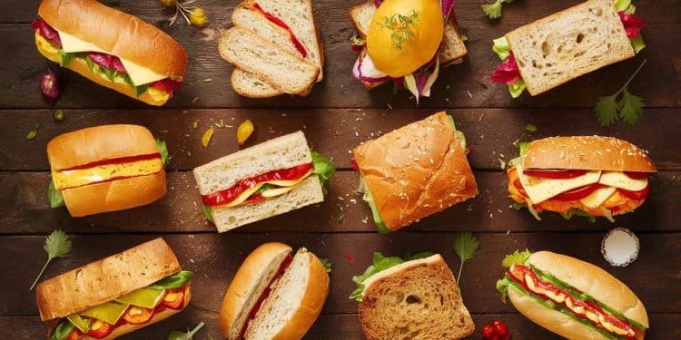 30 Recettes de Sandwichs Complètement Folles à Essayer d’Urgence ! - Viral Mag Découvrez 30 recettes de sandwichs aussi délicieuses quoriginales qui vont révolutionner vos déjeuners Des combinaisons audacieuses et savoureuses à tester absolument Viral Mag