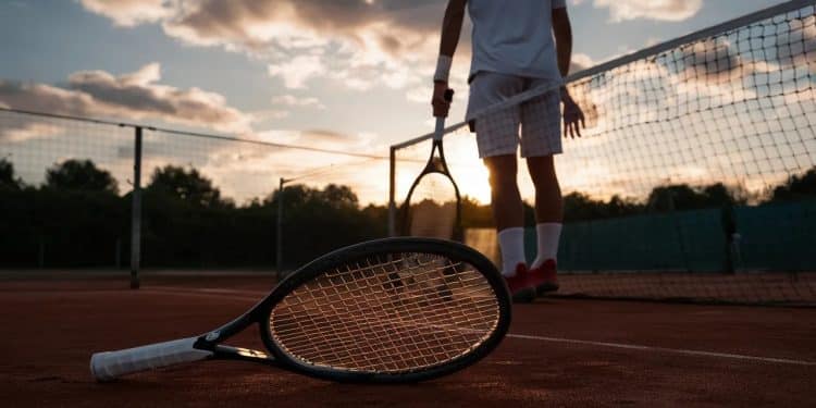 Chloé Paquet éliminée à Roland-Garros : Le rêve s’envole brutalement ! - Viral Mag Chloé Paquet lespoir français du tennis subit une défaite cuisante face à Marketa Vondrousova à Roland Garros Revivez ce match choc et ses conséquences Viral Mag