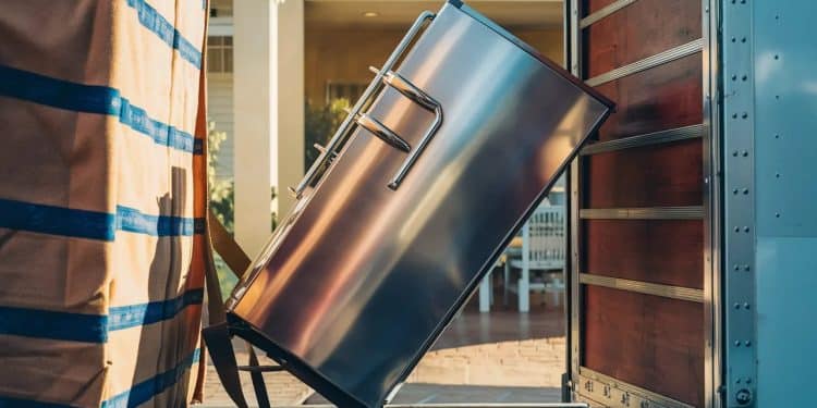 Incroyable Astuce : Déménagez Votre Frigo en Toute Sécurité ! - Viral Mag Découvrez la technique méconnue pour transporter votre réfrigérateur sans risque lors dun déménagement Un truc génial à ne surtout pas rater Viral Mag