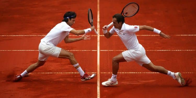 Arthur Cazaux la révélation française de lOpen dAustralie passe tout près de lexploit face à un cador argentin sur la terre battue parisienne Retour sur ce match à rebondissements   Viral Mag