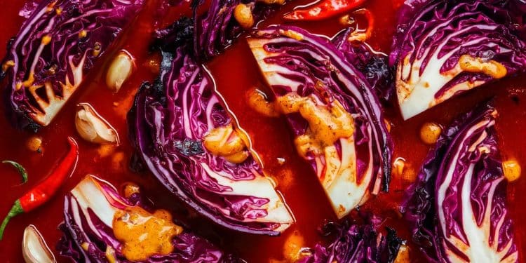 Le Chou Pimenté Qui Fait Fureur : La Nouvelle Tendance Culinaire Déjantée ! - Viral Mag Découvrez la folie du chou pimenté qui envahit les cuisines Cette recette insolite et épicée fait le buzz Osez vous tenter cette expérience gustative extrême Viral Mag