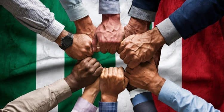 L’union improbable des droites italiennes : un modèle à suivre ? - Viral Mag Giorgia Meloni présente lalliance des droites en Italie comme un exemple Mais est ce un cas unique ou reproductible ailleurs Plongée dans lhistoire dune union spectaculaire Viral Mag