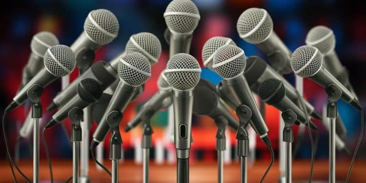 Radio France répond aux critiques sur son manque de pluralisme - Viral Mag Enquête choc du Figaro Magazine Radio France contre attaque face aux accusations de manque de pluralisme La présidente monte au créneau Viral Mag