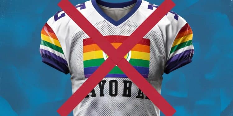 Scandale dans le foot français : un joueur suspendu pour homophobie - Viral Mag Mohamed Camara milieu de lAS Monaco écope de 4 matches de suspension pour avoir masqué le logo contre lhomophobie sur son maillot Viral Mag