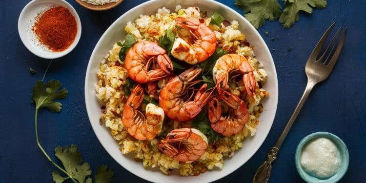 Découvrez nos recettes de crevettes épicées ultra rapides à base de seulement 5 ingrédients Cajun riz de chou fleur On vous dit tout    Viral Mag