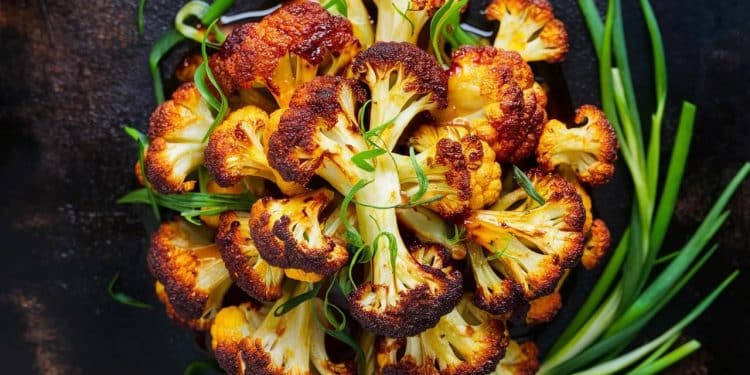 Chou-Fleur Grillé Au Miso Et à L’Ail : La Recette Qui Fait Fureur ! - Viral Mag Découvrez notre recette simple et savoureuse de chou fleur grillé au miso et à lail Un accompagnement délicieux et sain qui fera sensation Viral Mag