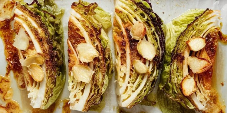 Chou Rôti au Parmesan et à l’Ail : Le Secret pour le Sublimer - Viral Mag Découvrez notre recette inratable de chou rôti au parmesan et à lail Un accompagnement savoureux et healthy qui va révolutionner vos repas Viral Mag