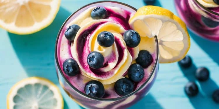 Succombez à la fraîcheur de la limonade fouettée aux myrtilles une recette estivale unique alliant saveurs acidulées et onctuosité du lait de coco   Viral Mag