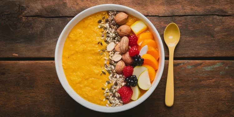 Découvrez le Petit-Déjeuner Anti-Inflammatoire qui Séduit Mes Amis - Viral Mag Ce petit déjeuner réconfortant regorge dingrédients anti inflammatoires Facile à préparer en avance cest aussi un cadeau fait maison attentionné pour aider à la guérison Viral Mag