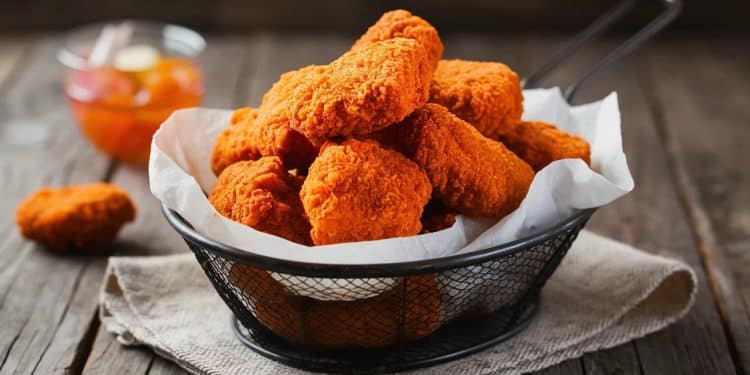 Des Nuggets de Poulet « Frits » à l’Air Délicieusement Croustillants - Viral Mag Découvrez comment préparer des nuggets de poulet frits à lair croustillants et savoureux en un temps record pour un repas sain et gourmand Viral Mag