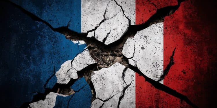 Le Président accuse le RN et LFI de diviser la France et dattiser les tensions Découvrez son analyse percutante de la situation politique   Viral Mag