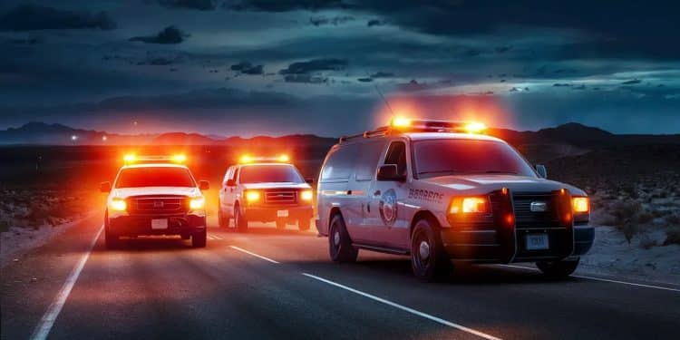 États-Unis : Opération Coup de Filet Contre l’Immigration Clandestine - Viral Mag Les autorités américaines et texanes dévoilent de rares images dune opération conjointe visant à endiguer limmigration illégale à la frontière sud Arrestations de passeurs et tensions politiques au programme Viral Mag