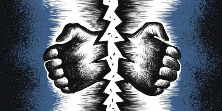 Fracture au sein des Républicains : les proches d’Eric Ciotti claquent la porte - Viral Mag Suite à lalliance LR RN annoncée par Eric Ciotti en vue des législatives ses plus proches collaborateurs démissionnent en bloc laissant la droite au bord de limplosion Viral Mag