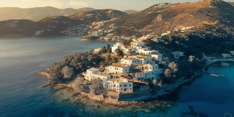 Grèce : Les Meilleures Destinations Pour Un Été Inoubliable - Viral Mag Découvrez les plus belles destinations de Grèce pour un été mémorable entre sites archéologiques plages paradisiaques et villages authentiques Viral Mag