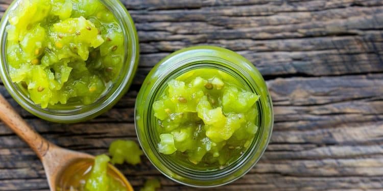 La relish aux tomates vertes : le condiment mystère - Viral Mag Découvrez la relish aux tomates vertes ce condiment peu connu aux multiples usages culinaires Voici comment la préparer et lapprécier Viral Mag