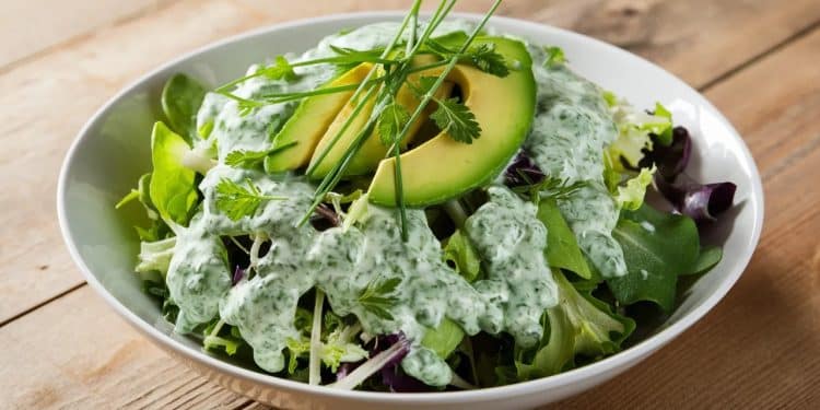 La Vinaigrette Green Goddess : Le Secret d’une Salade Irrésistible - Viral Mag Découvrez comment la fameuse vinaigrette Green Goddess peut transformer vos salades en festins savoureux et sains Astuces et recette à lintérieur Viral Mag