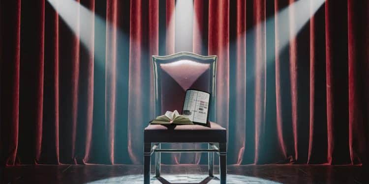 Le Parcours Littéraire de Florian Zeller, Lauréat de l’Institut de France - Viral Mag Florian Zeller écrivain et scénariste acclamé reçoit le Grand Prix Théâtre de lAcadémie française 2024 pour son œuvre dramatique exceptionnelle Viral Mag