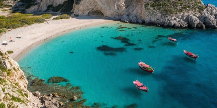 Les 10 plus belles plages de Sicile à découvrir absolument - Viral Mag Découvrez notre sélection des 10 plus belles plages de Sicile pour des vacances de rêve entre sable fin eaux cristallines et paysages à couper le souffle Viral Mag