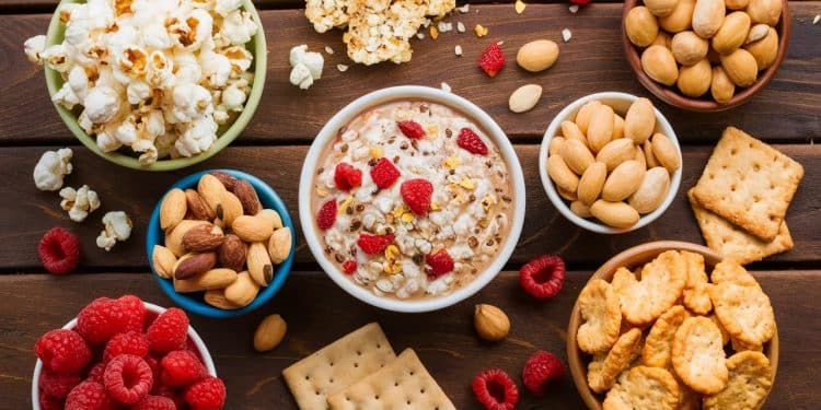 Les 7 Meilleurs Snacks Chez Trader Joe’s Pour un Cholestérol Sain - Viral Mag Découvrez les 7 snacks savoureux et riches en fibres de Trader Joes recommandés par les diététiciens pour aider à gérer votre cholestérol   Viral Mag