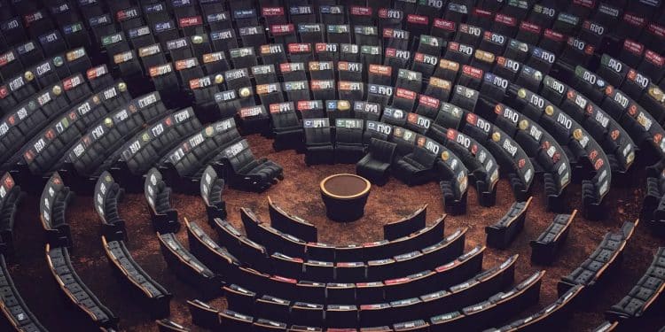 Les Législatives Françaises de 2024 : Le RN en Tête des Sondages - Viral Mag Le premier sondage pour les élections législatives de 2024 donne le Rassemblement National en tête avec une potentielle majorité relative à lAssemblée Décryptage Viral Mag