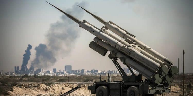 L’Ukraine reçoit un nouveau système de défense antiaérien italien - Viral Mag LItalie sapprête à fournir à lUkraine un deuxième système de défense antiaérienne SAMPT pour renforcer son contrôle du ciel face aux bombardements russes Viral Mag