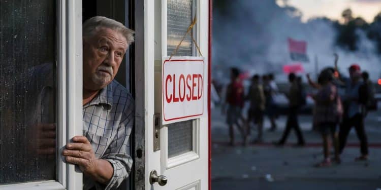 Découvrez comment les commerçants nantais se préparent aux manifestations anti RN craignant de nouveaux incidents malgré leur neutralité   Viral Mag