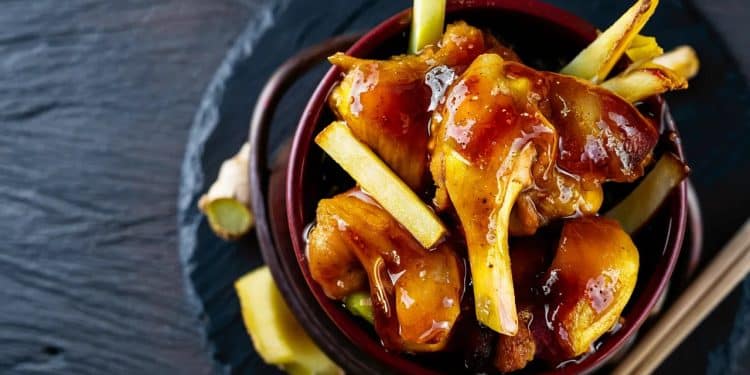 Poulet Miel-Gingembre: La Recette Explosive qui Enflamme les Papilles - Viral Mag Découvrez notre recette épicée et sucrée de poulet au miel et au gingembre Un délice asiatique facile à préparer qui ravira toute la famille Laissez vous tenter par cette explosion de saveurs Viral Mag