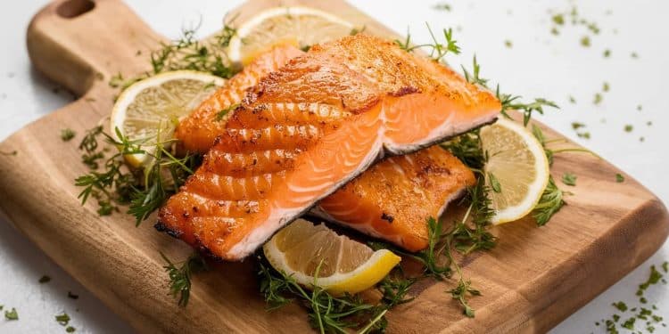 Pouvez-vous manger la peau de poisson ? Les diététiciens vous disent tout ! - Viral Mag Découvrez les bienfaits insoupçonnés de la peau de poisson et apprenez à en profiter sans risque grâce aux conseils éclairés de nos diététiciens Viral Mag