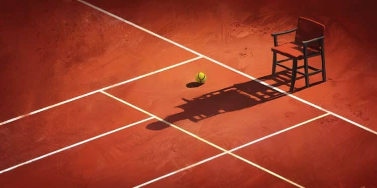 Les juges de ligne une espèce en voie dextinction à Roland Garros  Découvrez les enjeux de leur potentiel remplacement par un système électronique et les conséquences pour le tournoi   Viral Mag