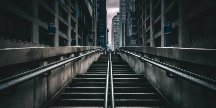 Dans un procès bouleversant Nazim a été condamné à 7 ans de prison pour avoir poussé mortellement un homme dans des escaliers de gare   Viral Mag