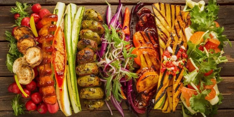 15 Accompagnements Grillés Incontournables pour un Été Savoureux - Viral Mag Découvrez 15 recettes alléchantes daccompagnements grillés pour sublimer vos repas dété Salades légumes saveurs exotiques Il y en a pour tous les goûts Viral Mag