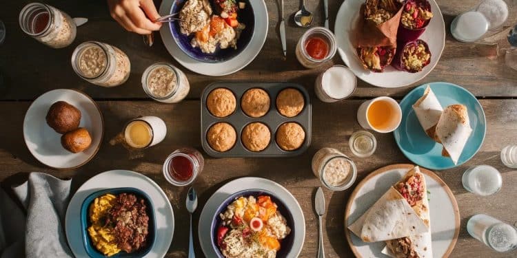 Découvrez 20 recettes petit déjeuner faciles à préparer à lavance pour des matins sans stress Muffins overnight oats burritos Il y en a pour tous les goûts    Viral Mag