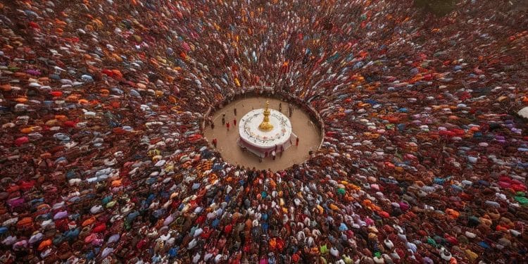 121 fidèles ont perdu la vie suite au sermon dun gourou indien Bhole Baba profondément choqué sexprime pour la première fois depuis le drame   Viral Mag