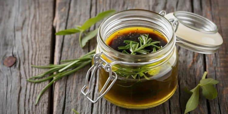 Comment choisir la vinaigrette la plus saine selon les diététiciens - Viral Mag Découvrez les critères à considérer pour sélectionner une vinaigrette saine  ingrédients clés valeurs nutritionnelles à surveiller et recettes maison faciles   Viral Mag