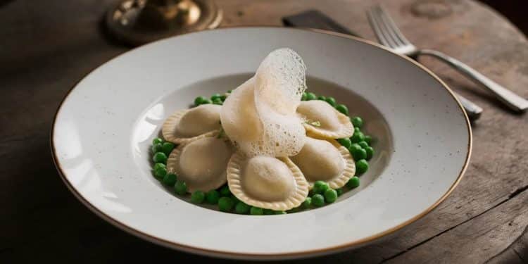 Découvrez nos recettes inspirées des plats emblématiques de la série The Bear Du raviolo à la tarte aux légumes reproduisez la magie culinaire chez vous    Viral Mag