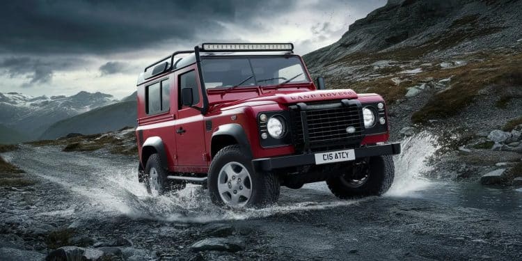 Defender Octa : Land Rover présente son super 4×4 high-tech - Viral Mag Land Rover dévoile le Defender Octa un 4x4 haut de gamme alliant puissance capacités de franchissement et technologie Découvrez ce V8 de 635 ch Viral Mag