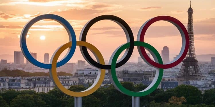 À quelques jours du lancement des Jeux Olympiques de Paris le Président Emmanuel Macron sest rendu au Village Olympique pour rassurer sur létat de préparation de la France   Viral Mag