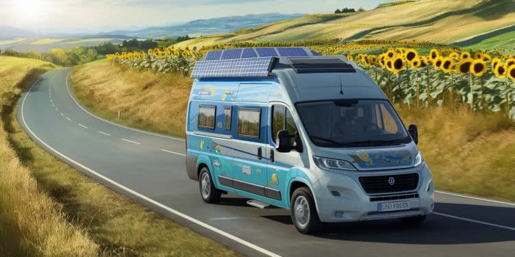 La France : nouvelle résidence secondaire pour les adeptes de la vanlife - Viral Mag Sandro et Magali 48 ans ont troqué les vacances classiques pour une vie de nomades en van faisant de la France leur résidence secondaire à roulettes Une tendance qui séduit de plus en plus de Français Viral Mag