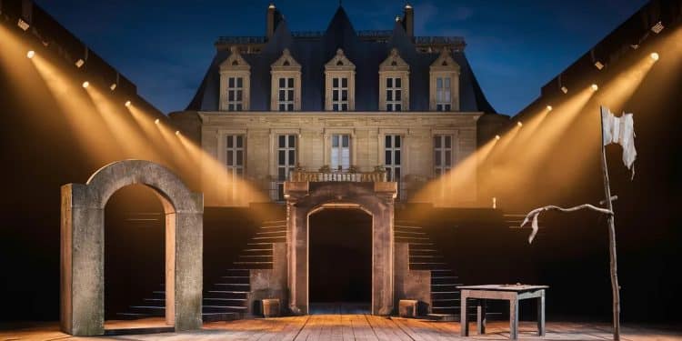 Découvrez le Cid réinterprété avec brio aux Fêtes nocturnes de Grignan Un voyage théâtral captivant qui transcende les époques   Viral Mag