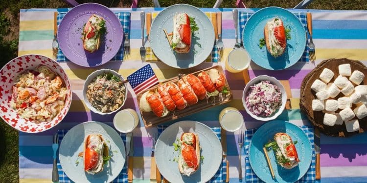Découvrez le menu du 4 juillet dIna Garten un festin estival sophistiqué avec roulés de homard salade de pommes de terre de Julia Child et plus encore    Viral Mag