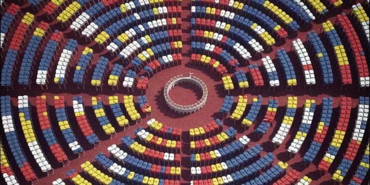 Les Législatives Françaises 2024 : Instabilité Politique en Vue - Viral Mag Résultats surprenants des législatives en France victoire du Nouveau Front Populaire et ingouvernabilité potentielle Réactions et analyses Viral Mag