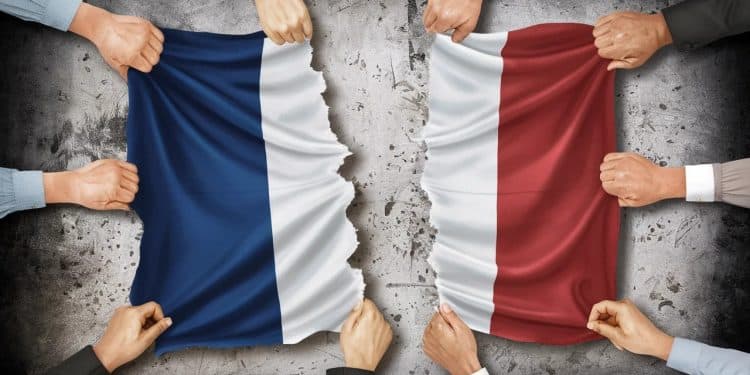 Les Ratés Choquants du Service National Universel d’Emmanuel Macron - Viral Mag Le service national universel promesse phare dEmmanuel Macron est entaché par des incidents choquants de racisme et de xénophobie Découvrez les témoignages troublants Viral Mag