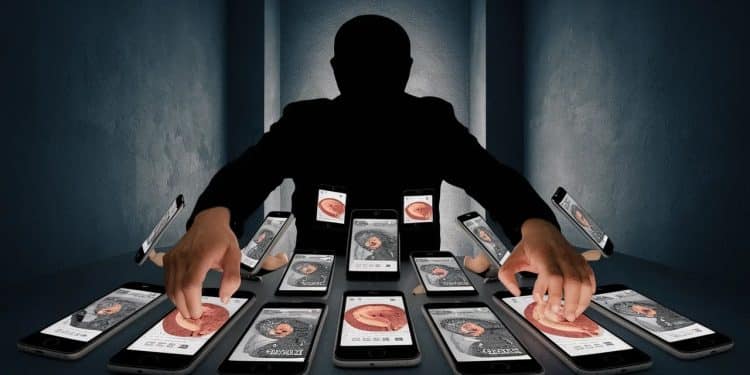 Après la tentative dassassinat de Donald Trump les théories du complot pullulent sur le web  mise en scène complot de Biden  Décryptage dun phénomène viral   Viral Mag