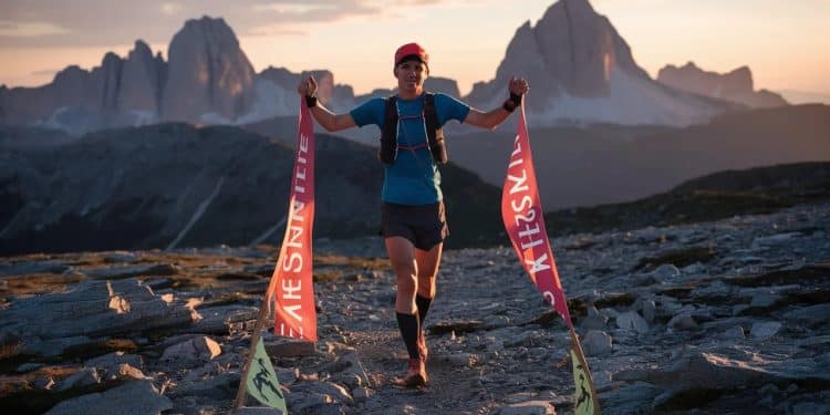 Ludovic Pommeret pulvérise le record de la légendaire Hardrock 100 - Viral Mag Le Français Ludovic Pommeret 48 ans crée la sensation en battant le record de la redoutable Hardrock 100 une des courses dultra trail les plus exigeantes au monde Viral Mag