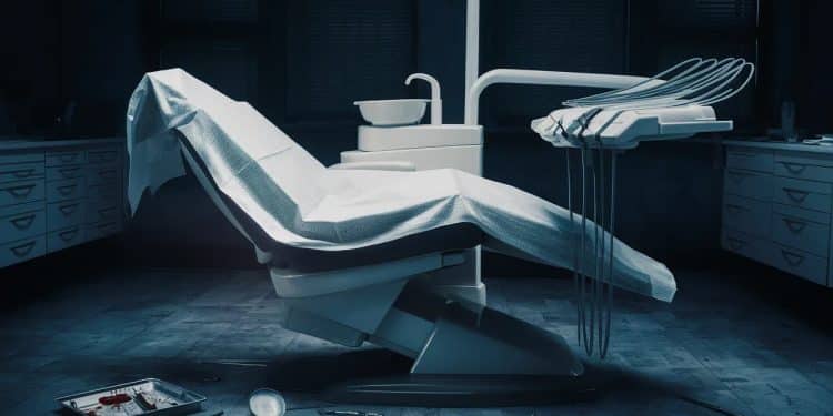 Mort Suspecte d’une Patiente Chez le Dentiste : Deux Praticiens Mis en Examen - Viral Mag Après le décès dune patiente suite à une opération dentaire en Gironde deux dentistes sont mis en examen pour homicide involontaire et non assistance à personne en danger Viral Mag