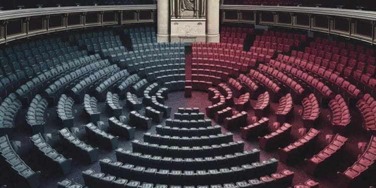 Résultats Législatives 2024 : Aucune Majorité Absolue à l’Horizon - Viral Mag Découvrez les projections pour la nouvelle Assemblée nationale suite aux élections législatives de 2024 Aucun camp ne semble en mesure dobtenir la majorité absolue Viral Mag