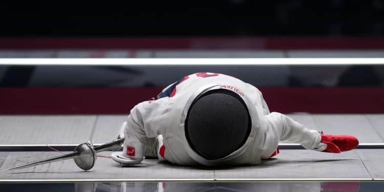 Romain Cannone éliminé des JO Paris 2024 en escrime - Viral Mag Médaillé olympique à Tokyo lépéiste français Romain Cannone a été éliminé prématurément au 2e tour des JO 2024 par Kurbanov Une grosse déception   Viral Mag