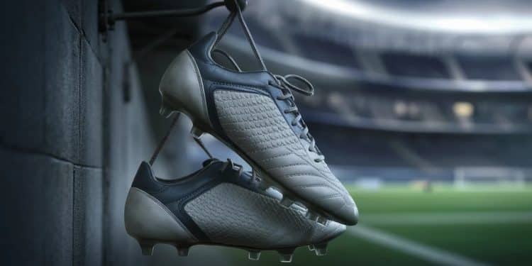 Formé à Barcelone passé par le Bayern Munich et Liverpool lartiste du ballon rond a décidé de mettre un terme à sa riche carrière   Viral Mag