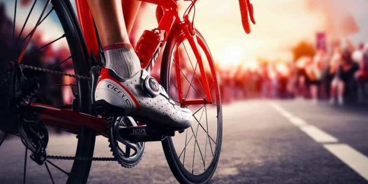 Après avoir contracté le Covid 19 Tom Pidcock de léquipe Ineos Grenadiers a dû se résoudre à abandonner le Tour de France 2024 Un coup dur pour le jeune britannique de 24 ans qui espère se remettre à temps pour les JO   Viral Mag